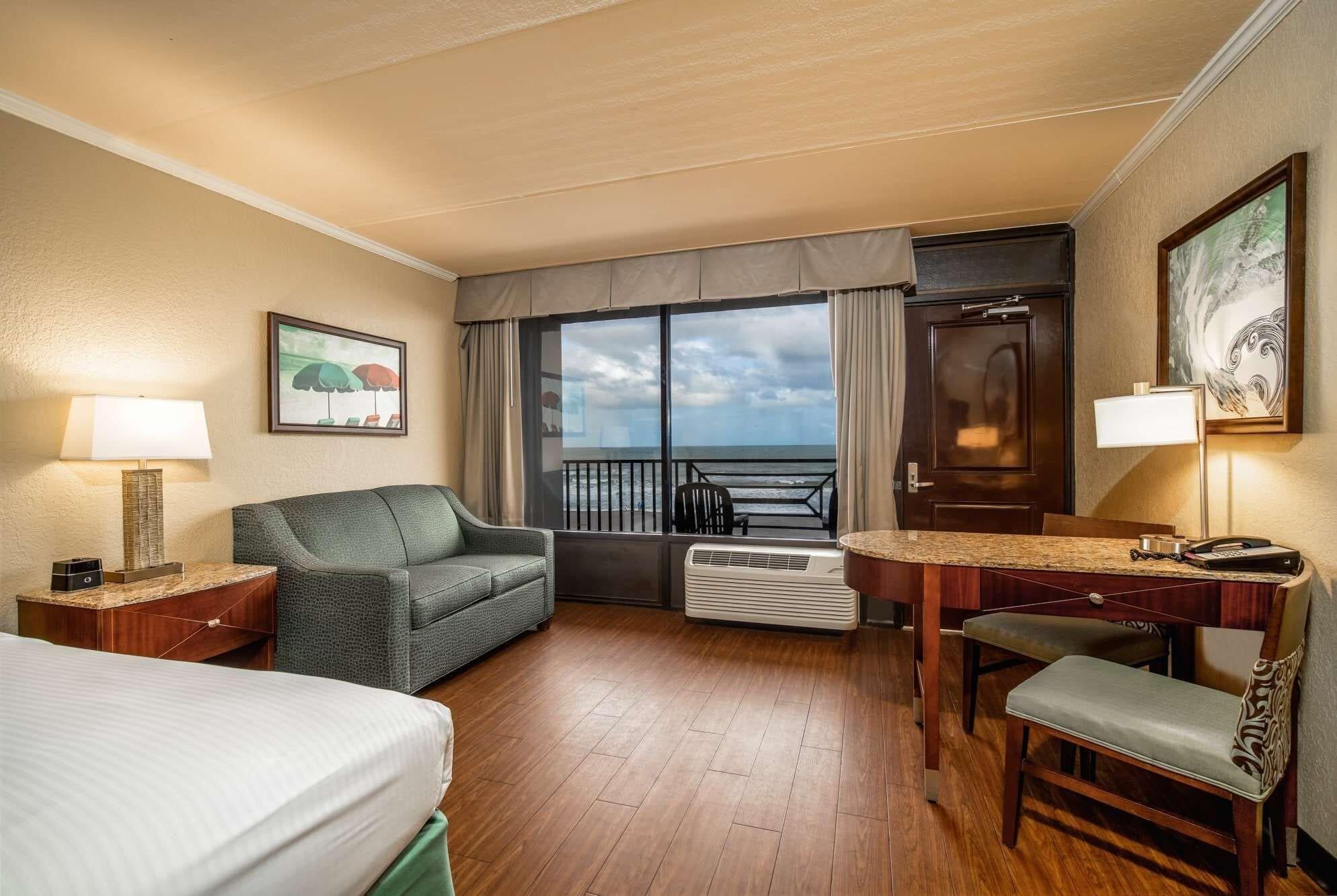 La Quinta By Wyndham Cocoa Beach Oceanfront Exterior photo