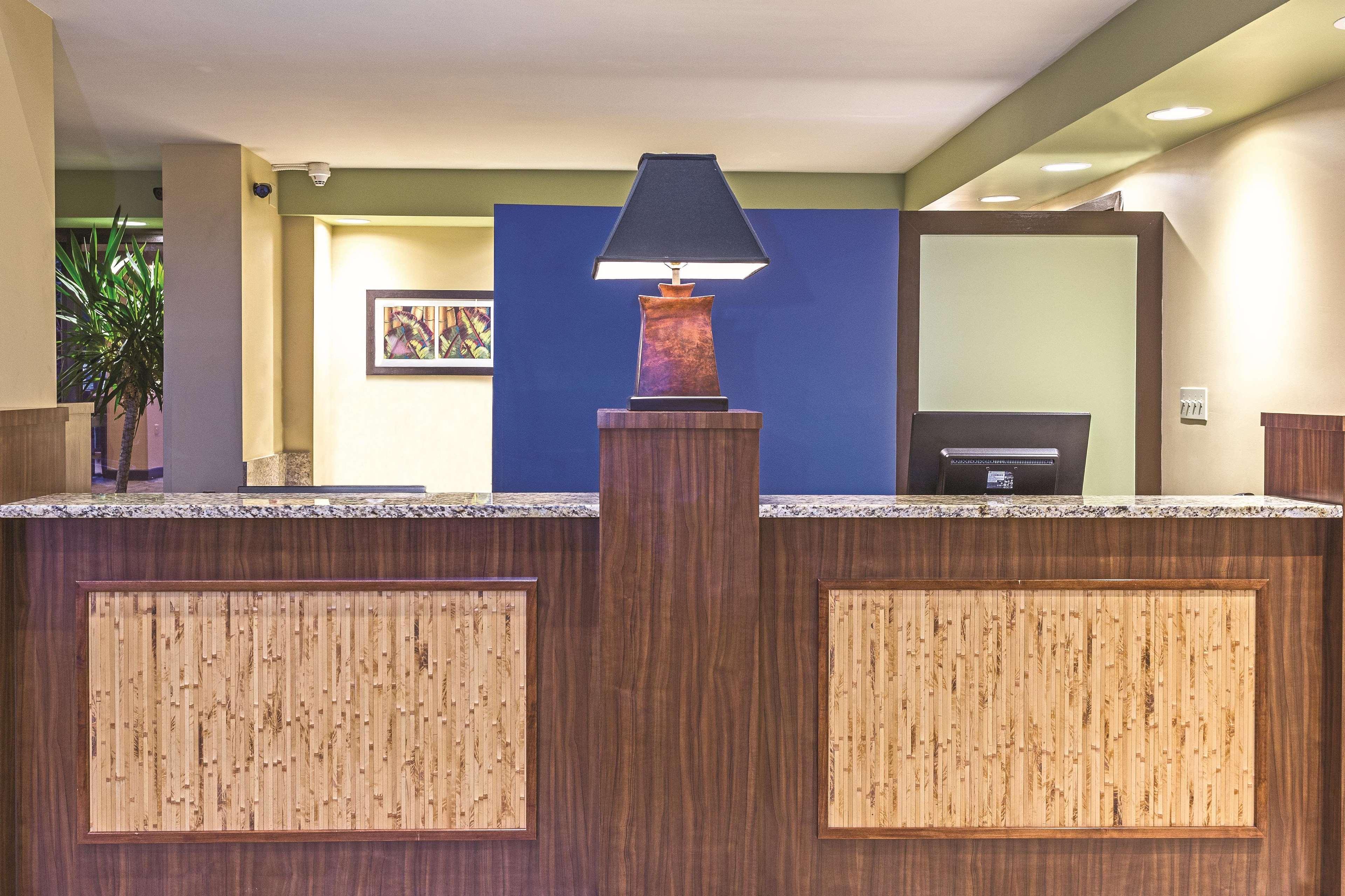 La Quinta By Wyndham Cocoa Beach Oceanfront Exterior photo